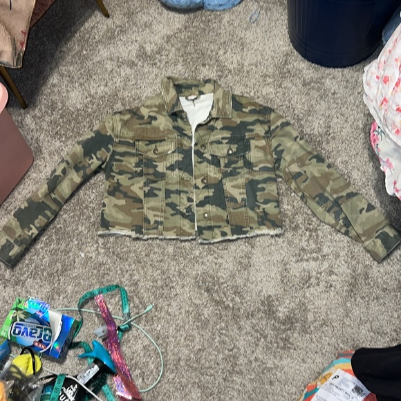 Free People Camo Cropped Denim Jacket Size XS - Picture 9 of 13